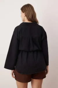 Trendyol Curve Anthracite Oversized/Bol Kesim tied up Plus Size denim Shirt - Image 4