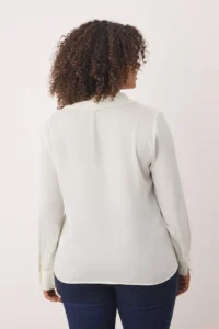 Trendyol Curve Ecru Shirt Collar Pocket Detail Weaving Plus Size Shirt - Image 4