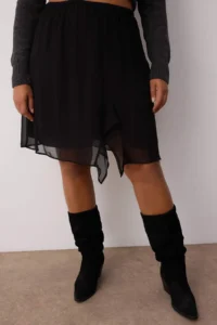 Trendyol Curve Black Mini Siphon Weaving Plus Size Skirt - Image 3