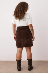 Trendyol Curve Brown Suede Look Regular Waist Mini Denim Skirt - Image 4
