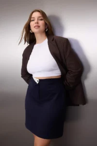 Trendyol Curve Navy Blue Contrast Belt Detailed Mini Weaving Plus Size Skirt - Image 2