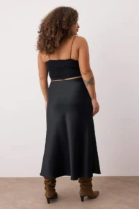 Trendyol Curve Black Midi Size Satin Weaving Plus Size Skirt - Image 4