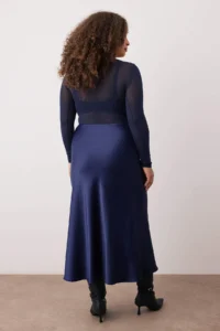 Trendyol Curve Navy Blue Midi Size Satin Weaving Plus Size Skirt - Image 4