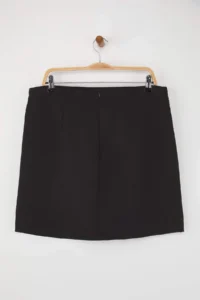 Trendyol Curve Black Belt Detailed Mini Weaving Plus Size Shorts Skirt - Image 9