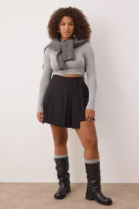 Trendyol Curve Black Pilili Arched Weaving Plus Size Shorts Skirt - Image 2