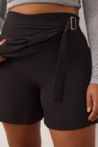 Trendyol Curve Black Pilili Arched Weaving Plus Size Shorts Skirt - Image 4