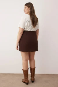Trendyol Curve Brown Pilili Arched Weaving Plus Size Shorts Skirt - Image 4