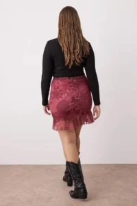 Trendyol Curve Burgundy Floral Mini Knitting Plus Size Skirt - Image 4