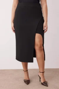 Trendyol Curve Black Slit Detailed Knitting Flexible Material Plus Size Midi Skirt - Image 3