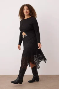 Trendyol Curve Black Lace Asymmetric Mendil Form Midi Knitting Plus Size Skirt - Image 2