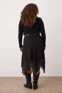 Trendyol Curve Black Lace Asymmetric Mendil Form Midi Knitting Plus Size Skirt - Image 4
