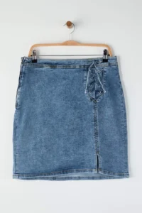 Trendyol Curve Mavi Yüksel Waist Lace Detailed slit denim Plus Size Skirt - Image 5