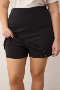 Trendyol Curve Black Short Knitting Plus Size Shorts Skirt - Image 3