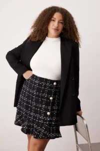 Trendyol Curve Black Tweed Plaid/Checkered Mini Weaving Plus Size Skirt - Image 2