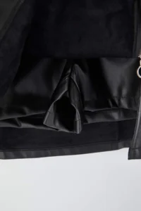 Trendyol Curve Black Faux Leather Mini Zipper Detailed Winter Weaving Plus Size Skirt - Image 7