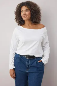 Trendyol Curve Black-White 2 Sets Paket 100% Cotton Asymmetric Boat Neck Crop Knitting T-Shirt - Image 2