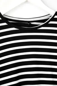 Trendyol Curve Black Striped Regular/Normal Pattern Basic Crew Neck Knitting T-Shirt - Image 3