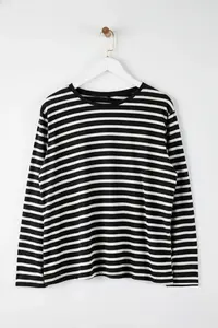 Trendyol Curve Black Striped Regular/Normal Pattern Basic Crew Neck Knitting T-Shirt - Image 4