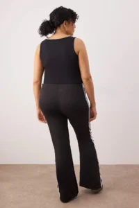 Trendyol Curve Black Scuba Material Stripe Detailed flared leg Yoga Knitting Sports Leggings - Image 4