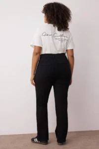 Trendyol Curve Black High Waist Slit Detailed Flare Fit plus size jeans - Image 4