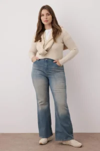 Trendyol Curve Dark Blue Pale Effect Vintage Yüksel Waist flared leg plus size jeans - Image 2