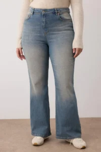 Trendyol Curve Dark Blue Pale Effect Vintage Yüksel Waist flared leg plus size jeans - Image 3