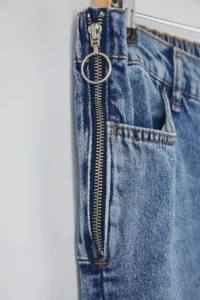 Trendyol Curve Mavi High Waist slit Elastic Waist Zipper Detailed plus size jeans - Image 6