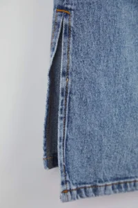 Trendyol Curve Mavi High Waist slit Elastic Waist Zipper Detailed plus size jeans - Image 7