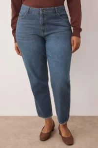 Trendyol Curve Mavi Yüksel Waist Destroy Detailed Mom Fit Denim Plus Size Jeans - Image 3
