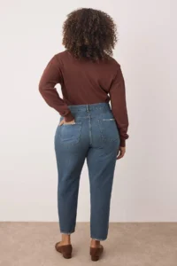 Trendyol Curve Mavi Yüksel Waist Destroy Detailed Mom Fit Denim Plus Size Jeans - Image 4