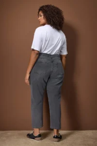 Trendyol Curve Anthracite Yüksel Waist Destroy Detailed 100% Cotton Non-Stretch Plus Size Mom jeans - Image 4
