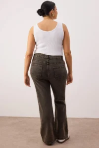 Trendyol Curve Special Collection Brown High Waist ribbed flared leg Plus Size Flare jeans - Image 4