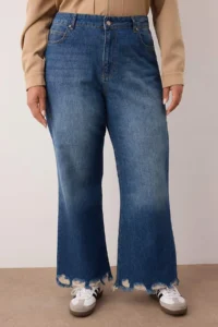 Trendyol Curve Mavi Yüksel Waist Leg Destroyed Spainol Hem Plus Size Flare Fit jeans - Image 3