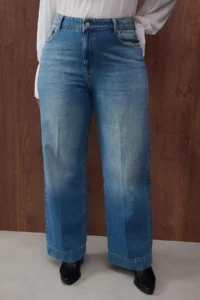 Trendyol Curve Special Collection Blue Yüksel Bey Pocket Detail Straight Fit plus size jeans - Image 3