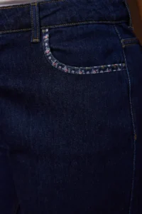 Trendyol Curve Special Collection Dark Blue Pocket Detail Straight Fit 100% Cotton Non-Stretch jeans - Image 4