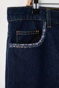 Trendyol Curve Special Collection Dark Blue Pocket Detail Straight Fit 100% Cotton Non-Stretch jeans - Image 7