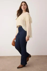 Trendyol Curve Dark Blue High Waist Stitching Detailed flared leg Plus Size Flare Fit jeans - Image 2