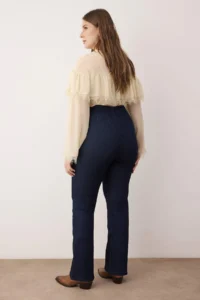 Trendyol Curve Dark Blue High Waist Stitching Detailed flared leg Plus Size Flare Fit jeans - Image 4