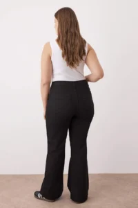 Trendyol Curve Black High Waist flared leg Plus Size Flare Fit jeans - Image 4