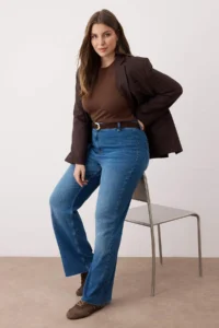 Trendyol Curve Mavi High Waist Cutaway Straight Fit denim plus size jeans - Image 2