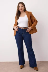 Trendyol Curve Dark Blue High Waist Cutaway Straight Fit denim plus size jeans - Image 2