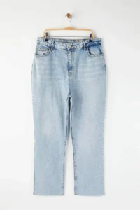 Trendyol Curve Light Blue Cut-Out High Waist Straight Fit plus size jeans - Image 5