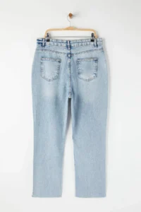 Trendyol Curve Light Blue Cut-Out High Waist Straight Fit plus size jeans - Image 7