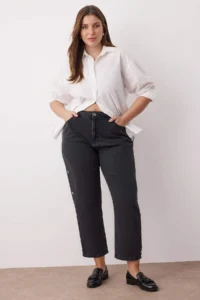Trendyol Curve Black Stone High Waist Plus Size Mom jeans - Image 2