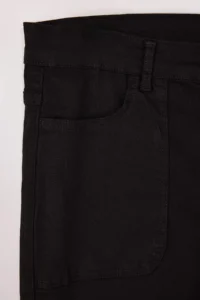 Trendyol Curve Solmayan Black High Waist Wide Leg Flexible Crop Straight Fit Plus Size Pants - Image 6