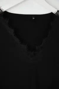 Trendyol Curve Black V-neck Collar Lace Detailed Knitting snaps Plus Size Bodysuit - Image 6