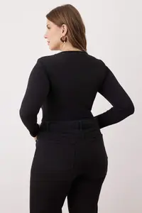 Trendyol Curve Black Bottom snaps Knitting Plus Size Bodysuit - Image 4