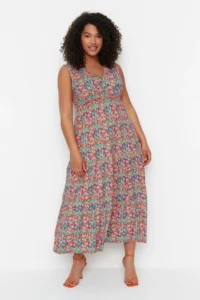 Trendyol Curve Multicolored A-line flower patterned V-neck Knitting Plus Size Dress - Image 4