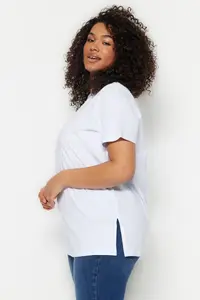 Trendyol Curve White relaxed Crew Neck slit 100% Cotton Knitting T-Shirt - Image 2