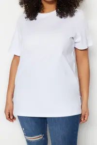 Trendyol Curve White relaxed Crew Neck slit 100% Cotton Knitting T-Shirt - Image 3